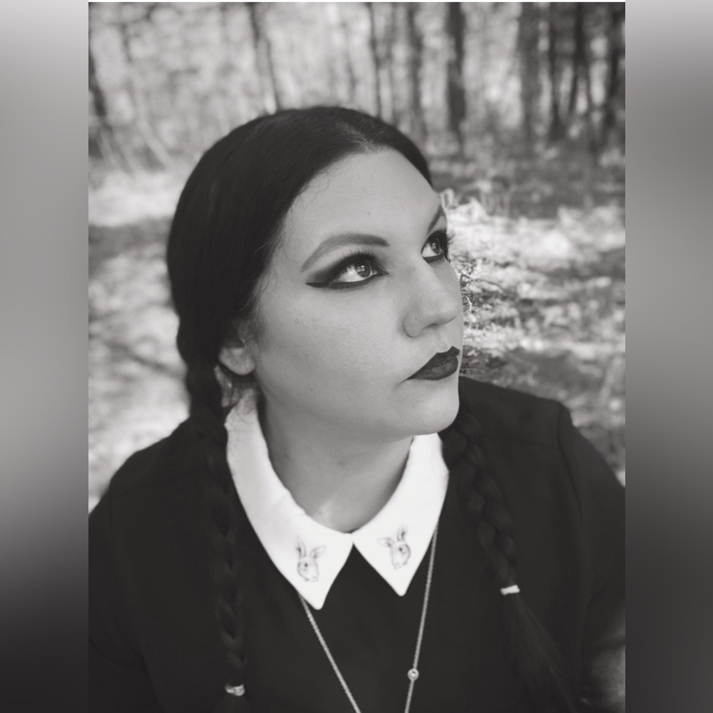 Follow me on Instagram @QueenofEvile - Picture 9 of 13